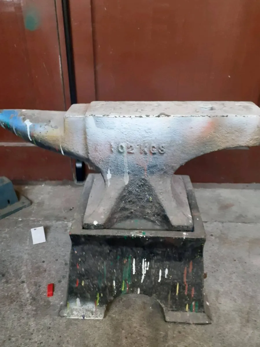 Anvil,  gas oven and furnace - Image 2