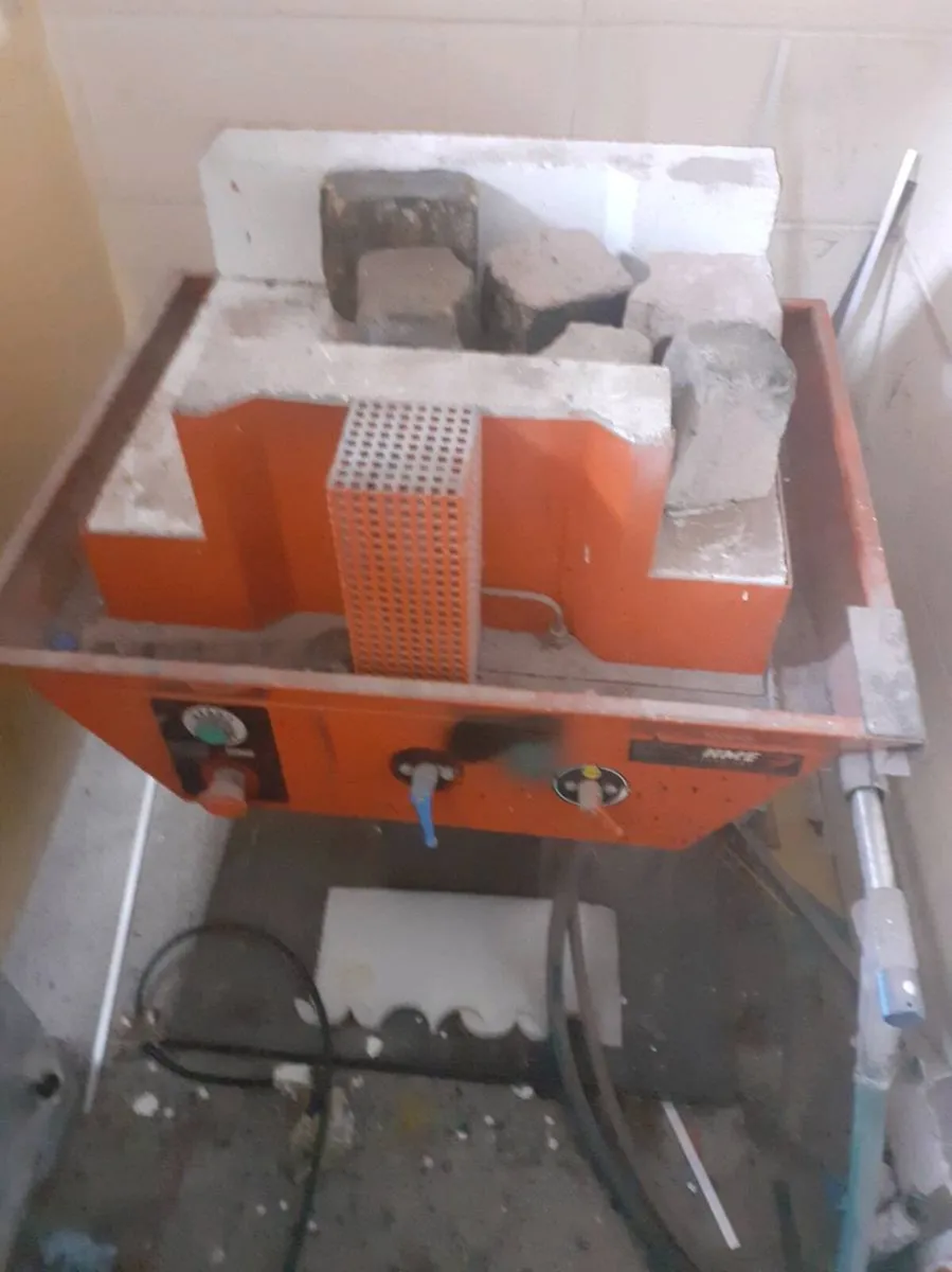 Anvil,  gas oven and furnace - Image 4