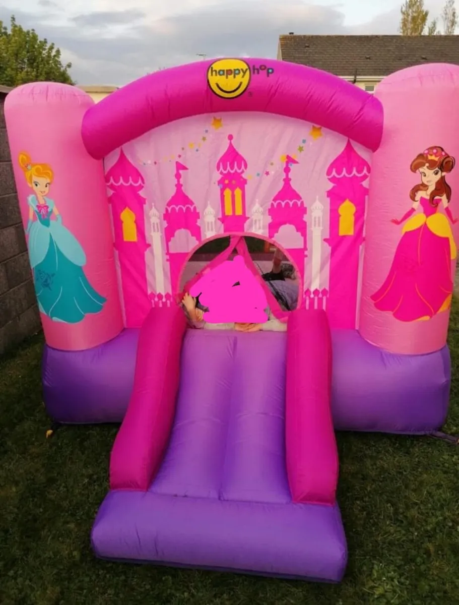 Girls bouncy castle - Image 1