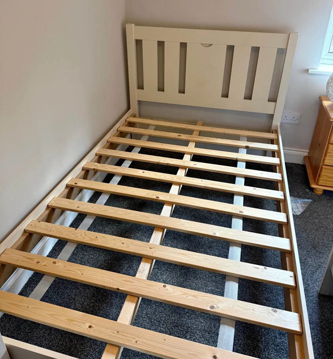 Stunning Modern White 4Ft Small Double Wooden Bed - Image 2