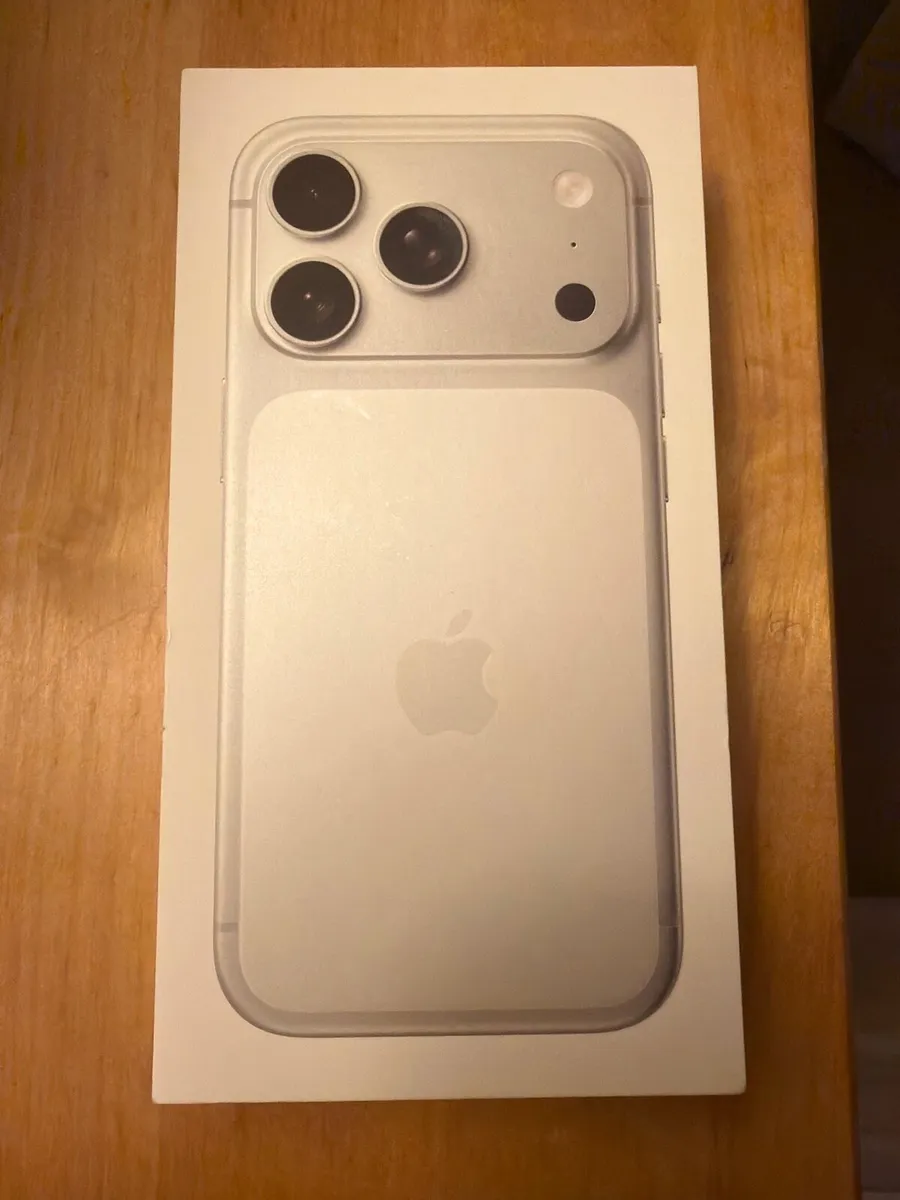 Apple iphone 17 PRO 256GB - Image 1