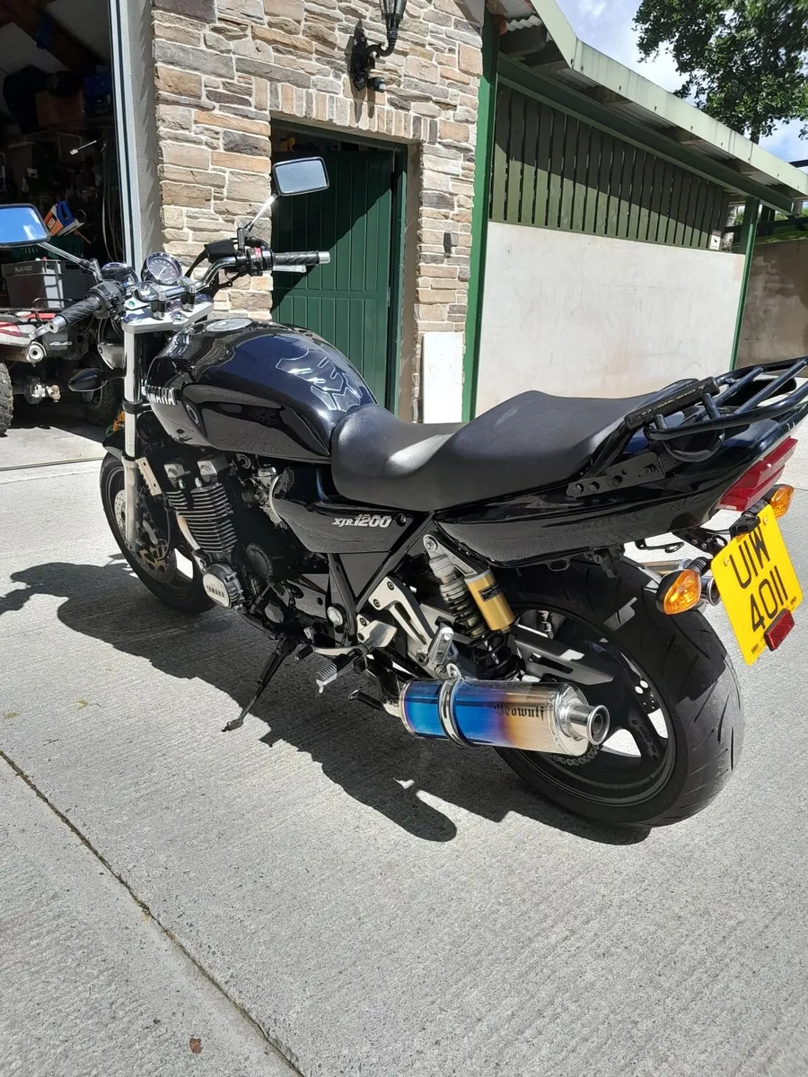 YAMAHA XJR 1997 - Image 2