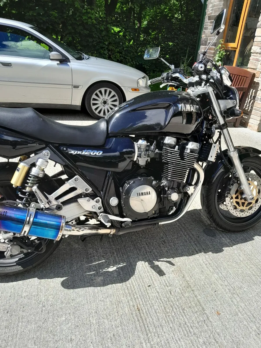 YAMAHA XJR 1997 - Image 3