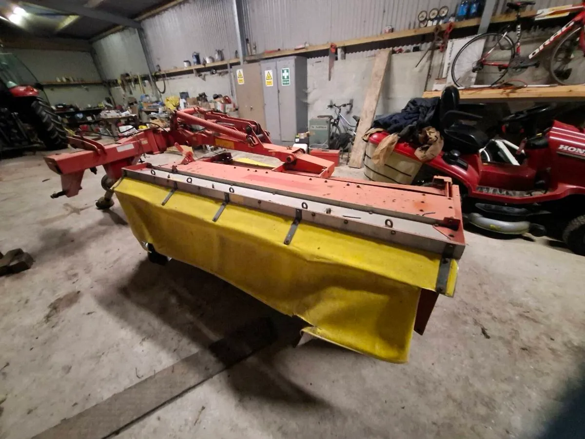 Pottinger Novacat 265h Mower - Image 4