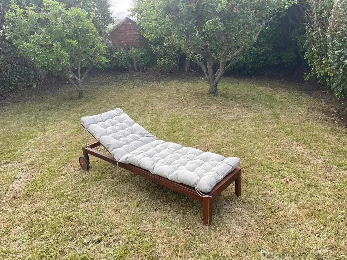 Wooden garden recliner - Image 3
