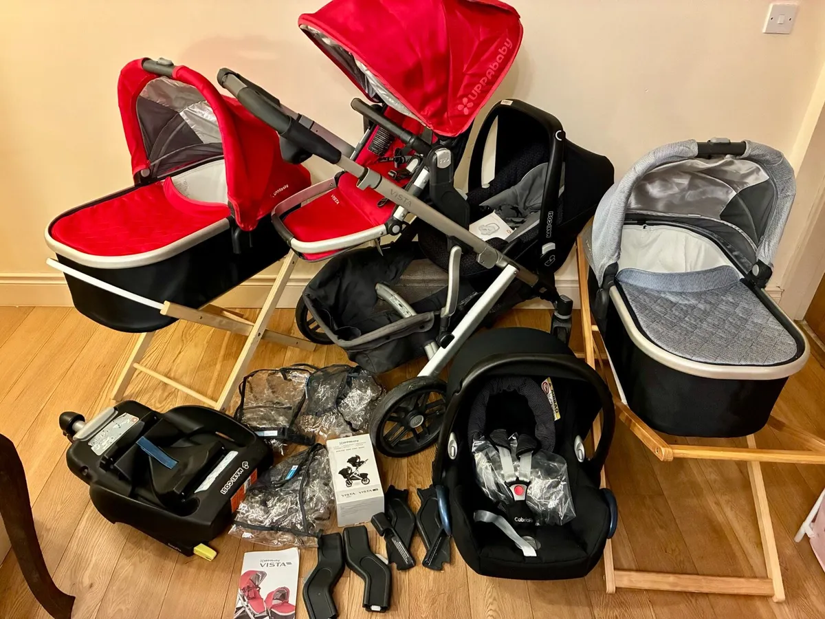 Uppababy Vista v2 bundle - Image 1
