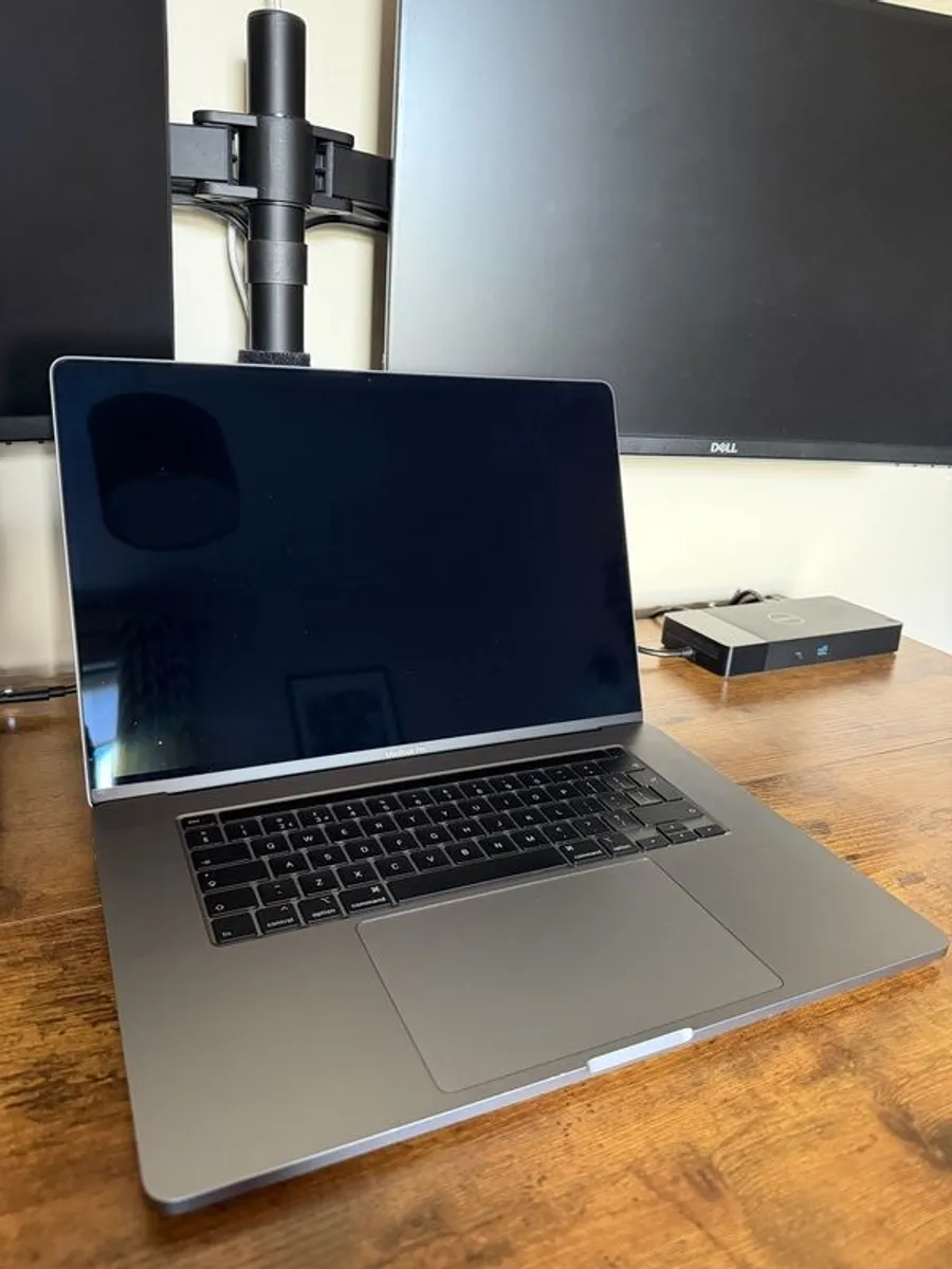 MacBook Pro 16 2019 - Image 2