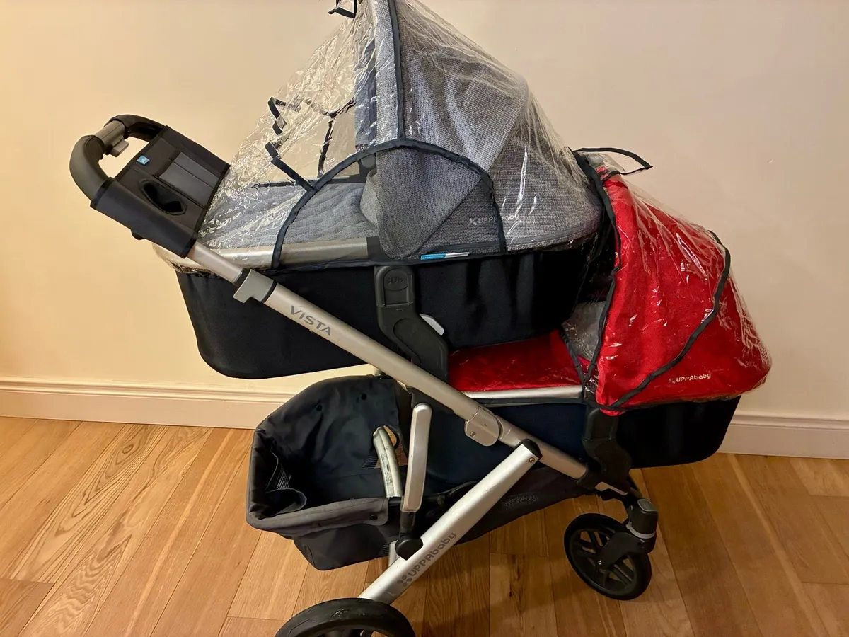 Uppababy Vista v2 bundle - Image 3