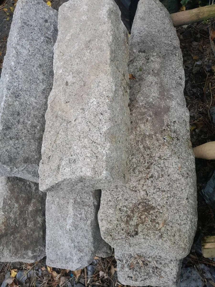Granite posts - Image 4