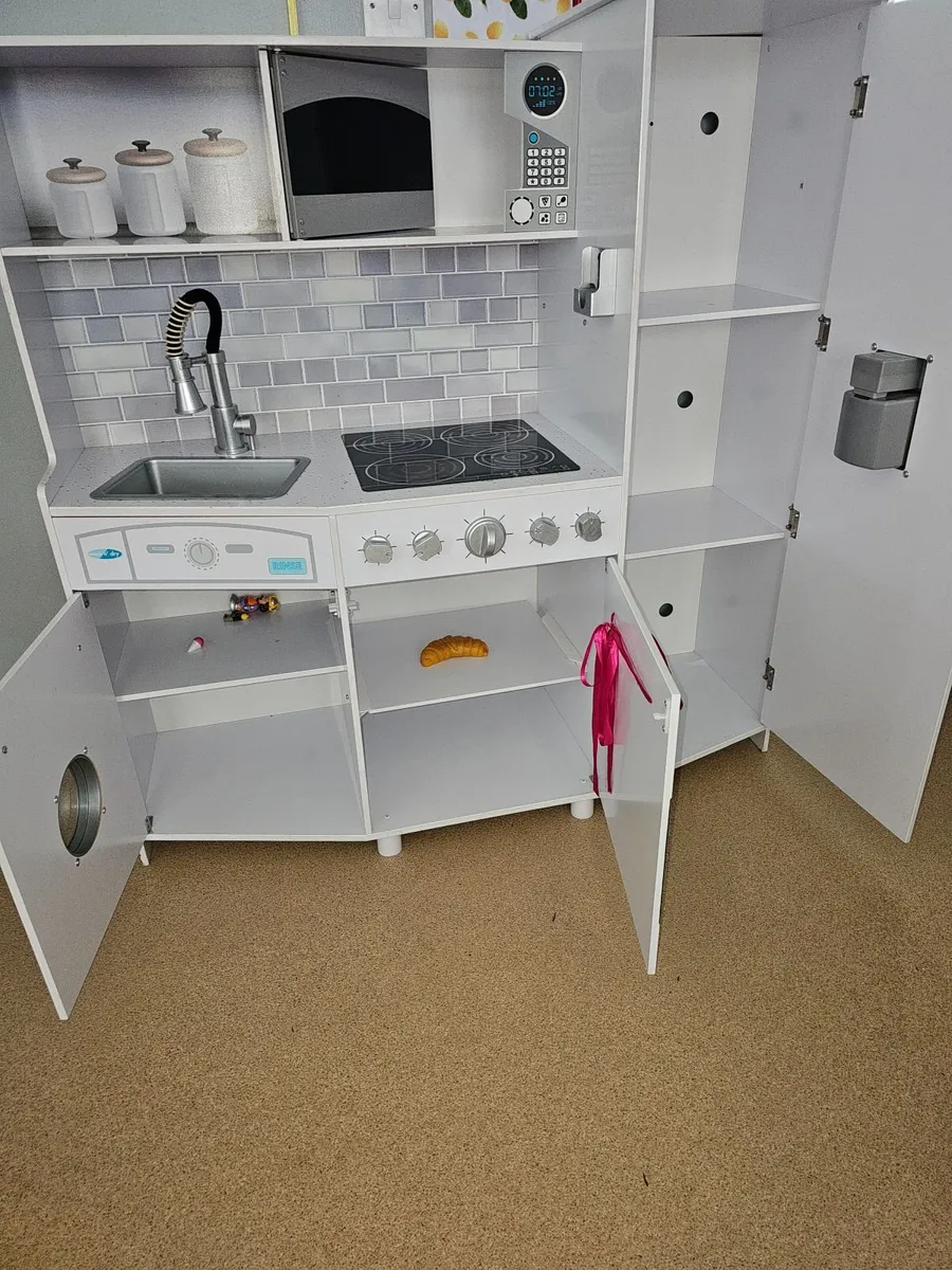 Child's kitchen & accessories - Image 4