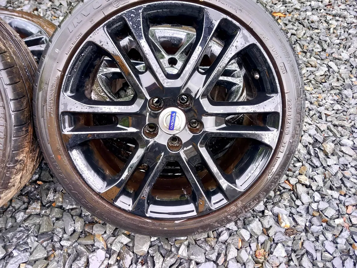 18inch 5x108 Genuine Volvo Alloys - Image 3