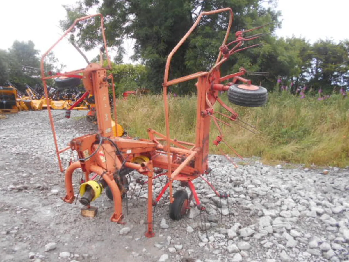 Kverneland Taarup 744 tedder