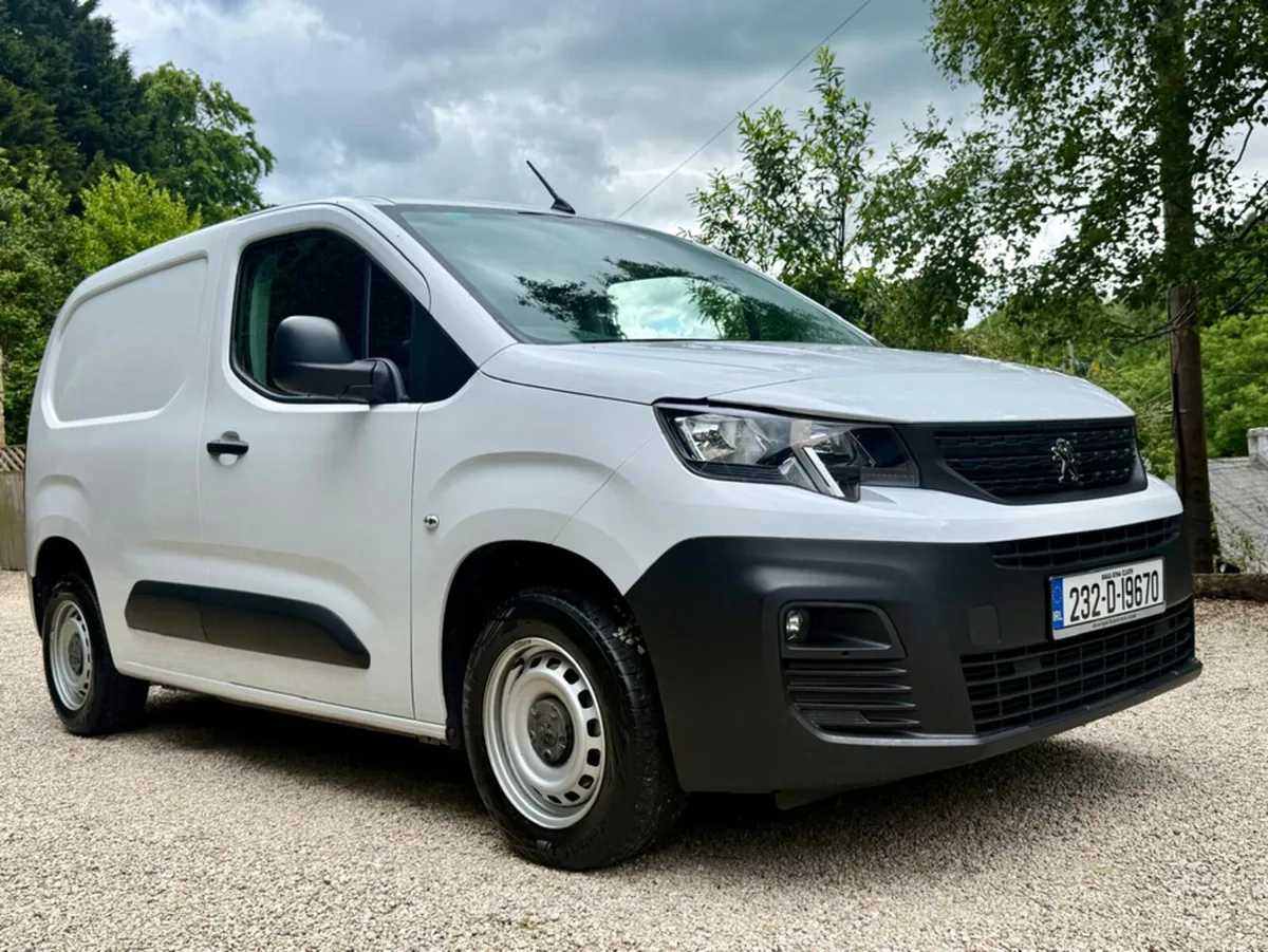Peugeot Partner ACTIVE PLUS 3 SEAT 1.5 BLUE HDI - Image 1