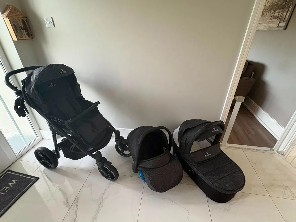 Pram - Image 1