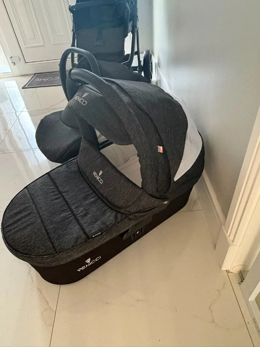 Pram - Image 2