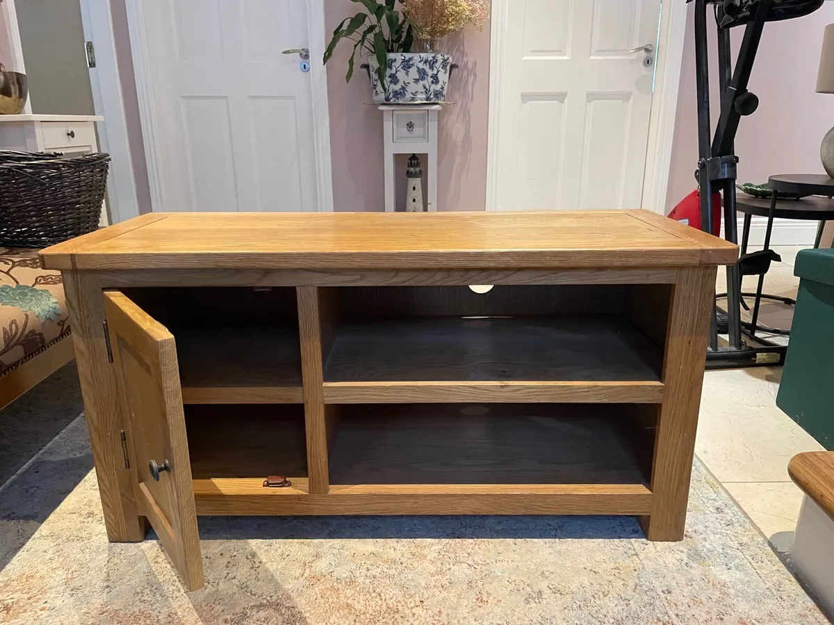 TV stand - Image 2