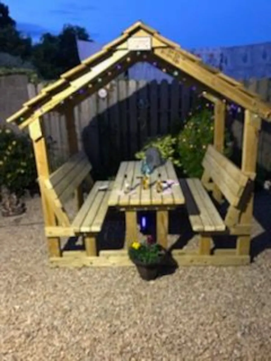 Picnic Table with Roof - Image 4
