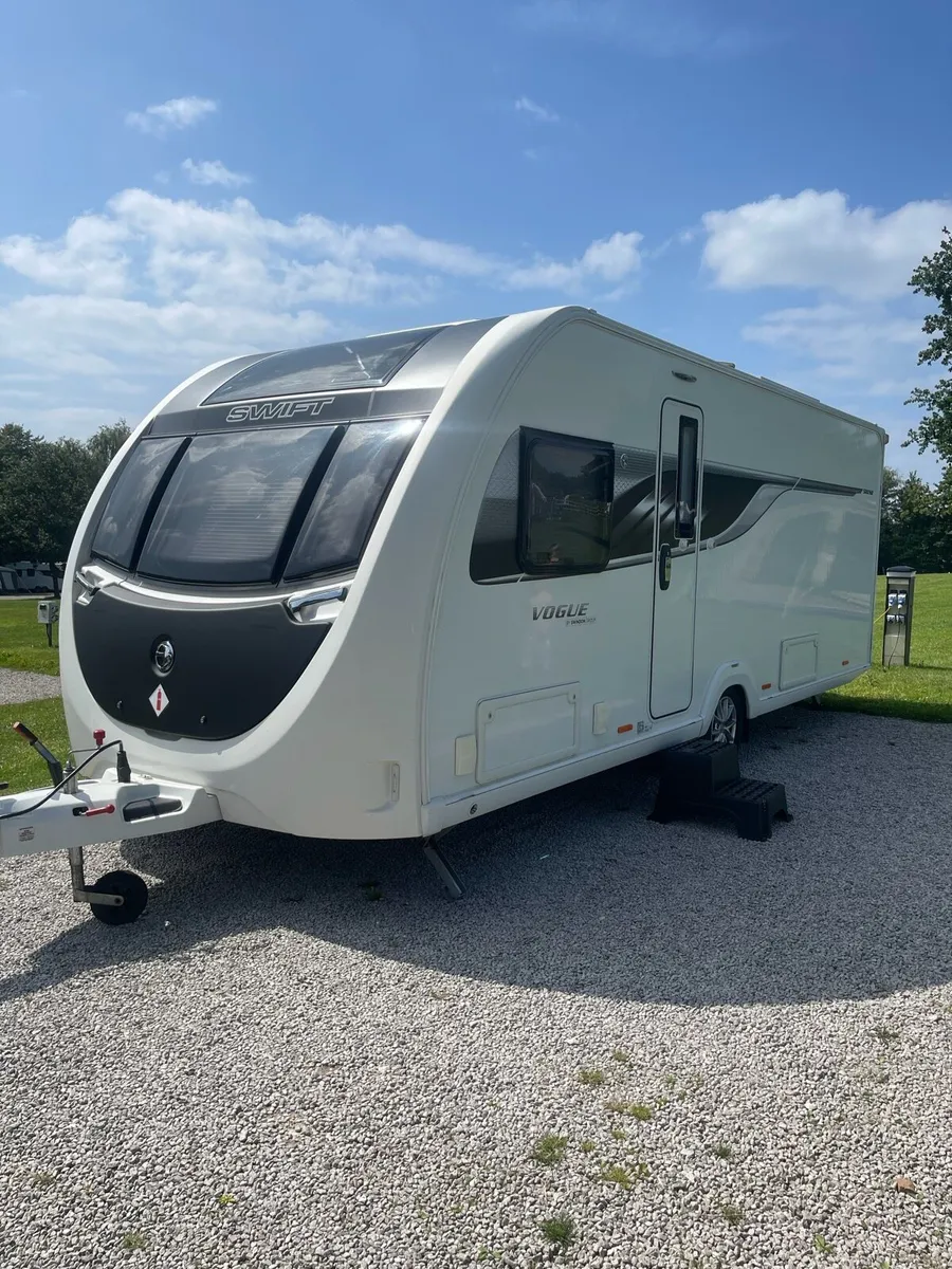 SWIFT VOGUE 4 BERTH - Image 1
