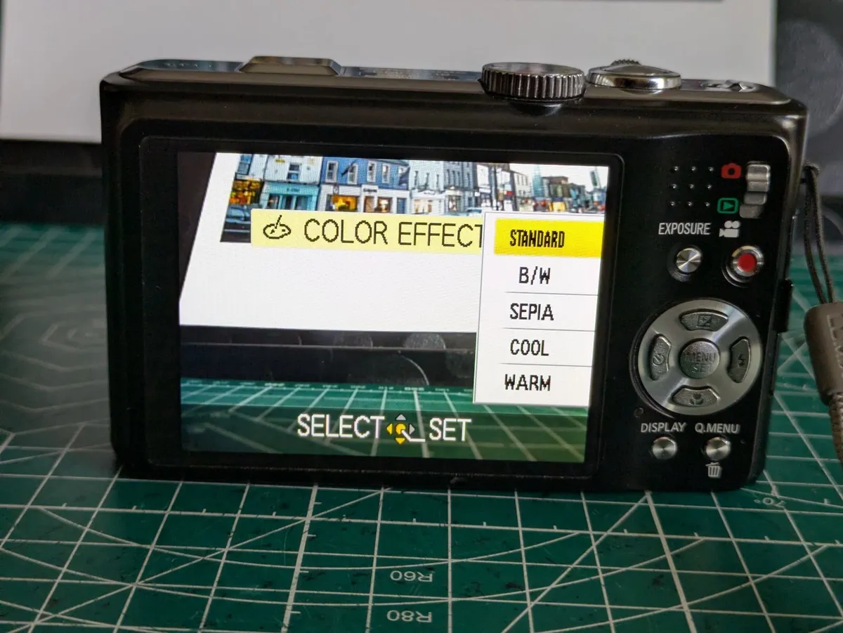 Panasonic Lumix TZ10 - Image 3