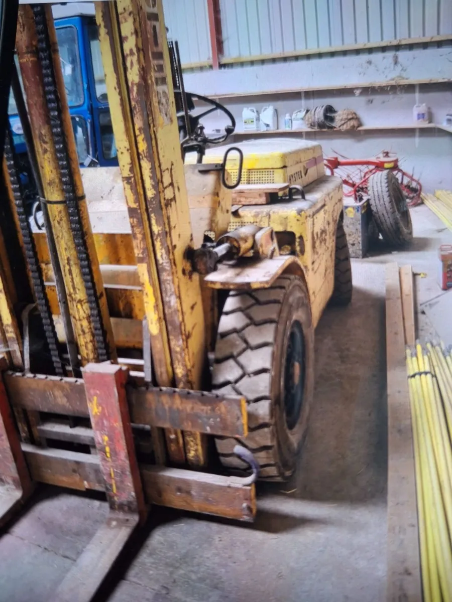 Forklift - Image 4