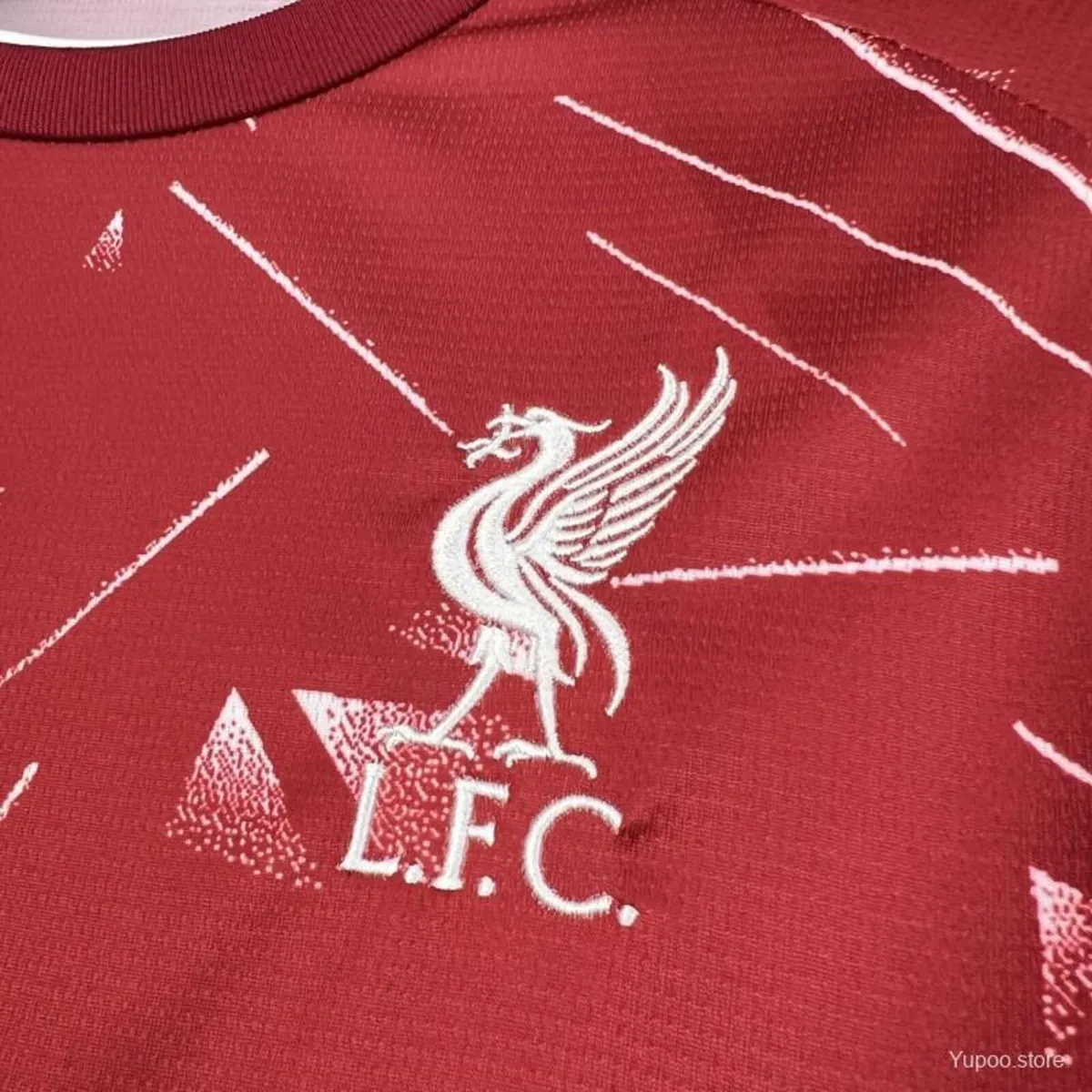 Liverpool 26/27 kids soccer kit shirt and shorts - Image 3