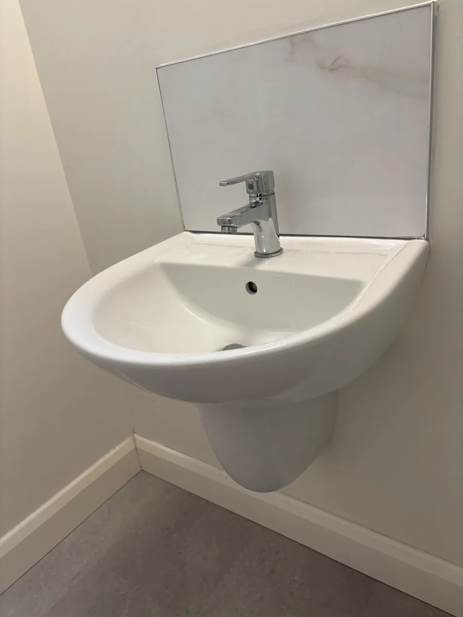 Toilet, Sink, Shower & Radiator - Image 1