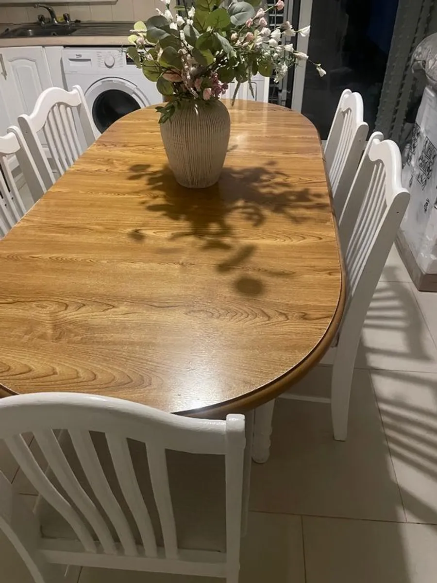 Kitchen table and chairs - Image 3