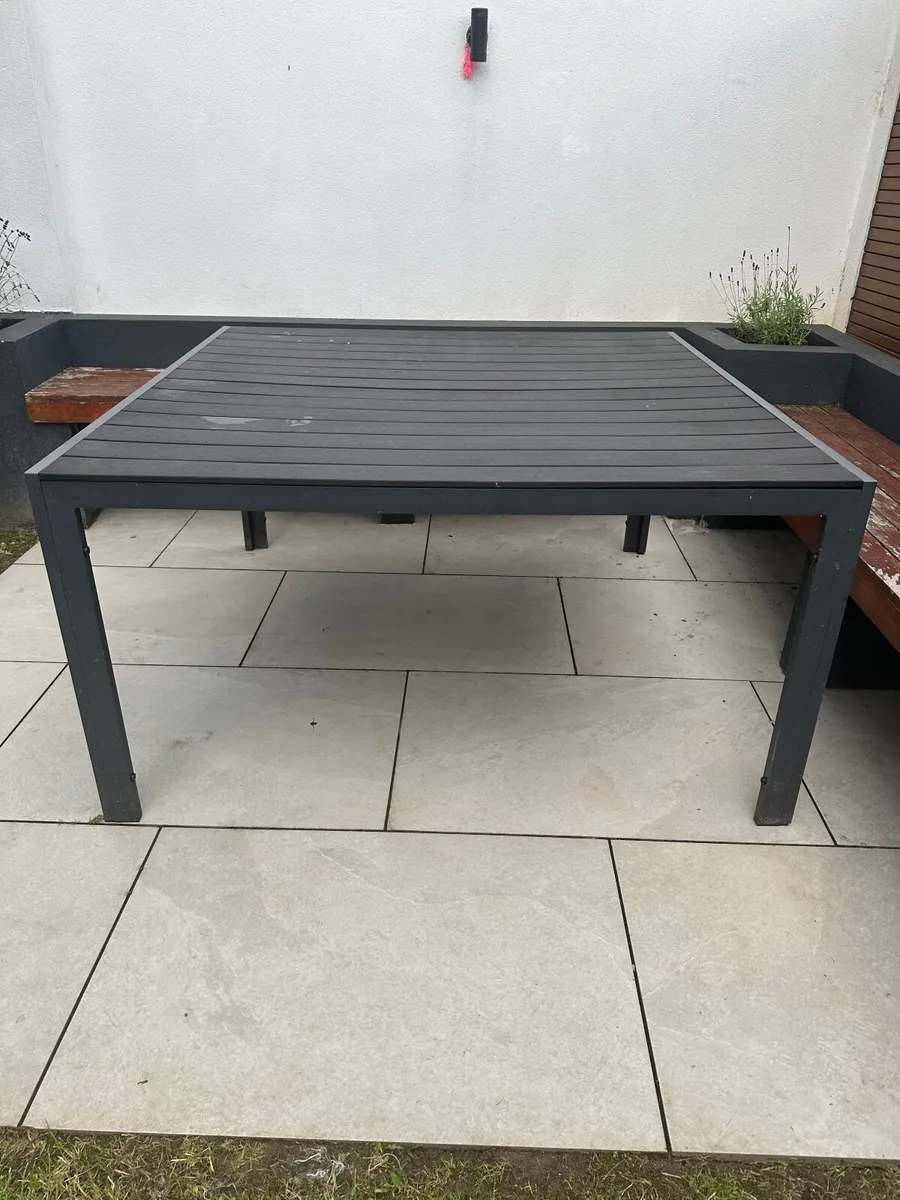 Garden table - Image 3