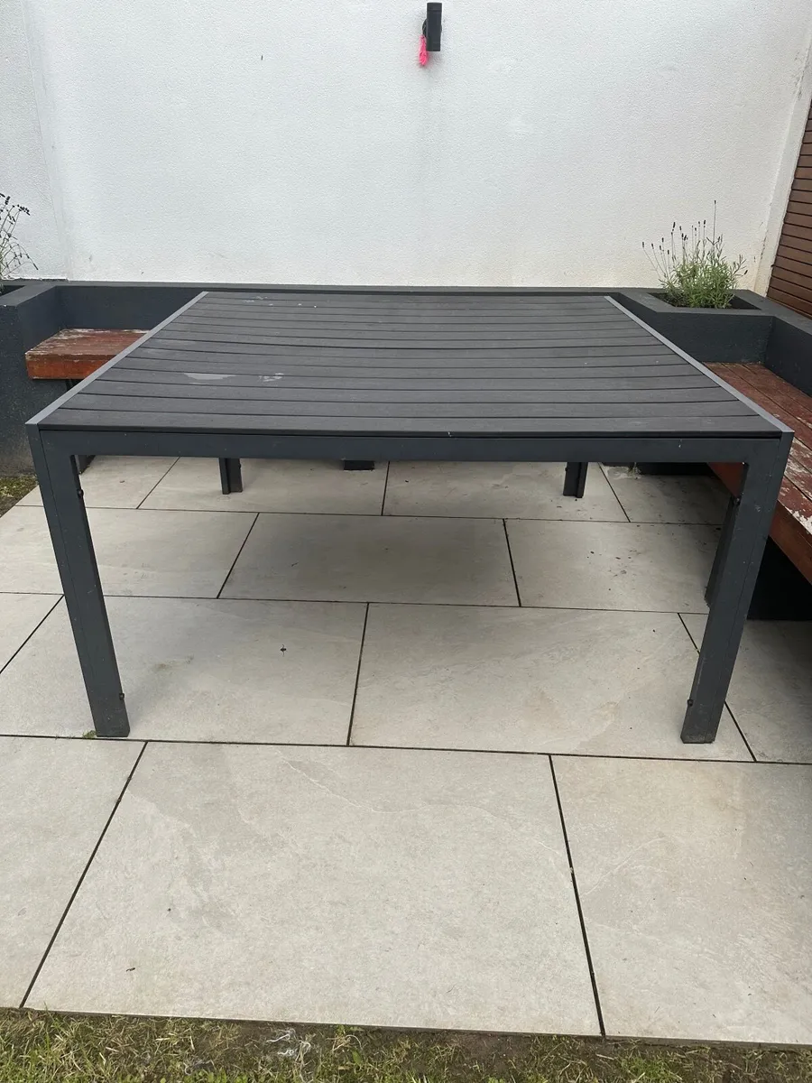 Garden table - Image 4