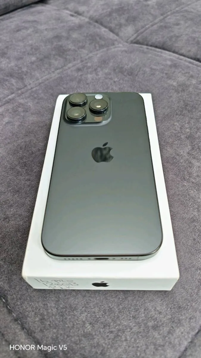 iPhone 16 Pro - Image 1