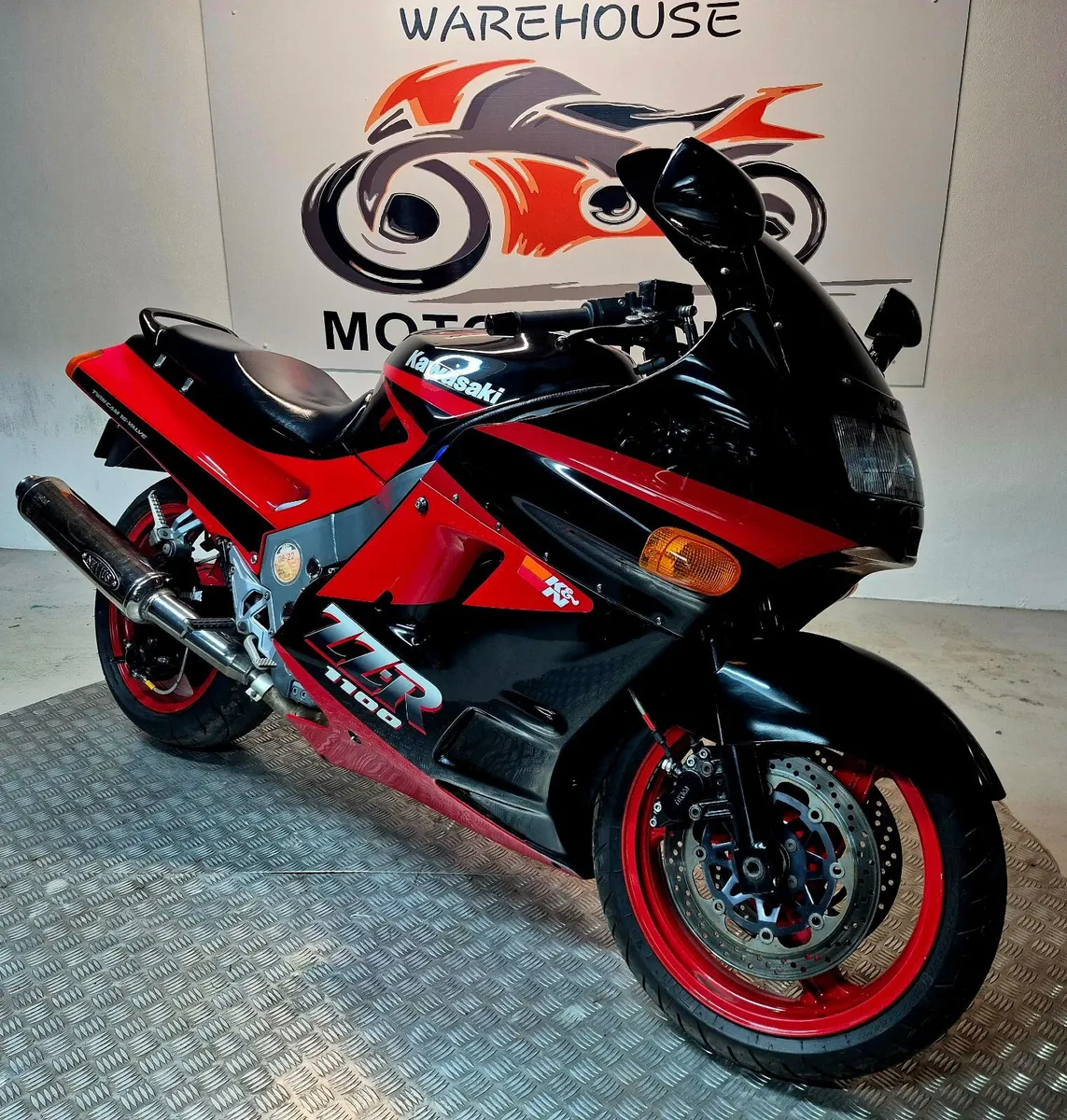 1992 Kawasaki ZZR1100 - Image 1