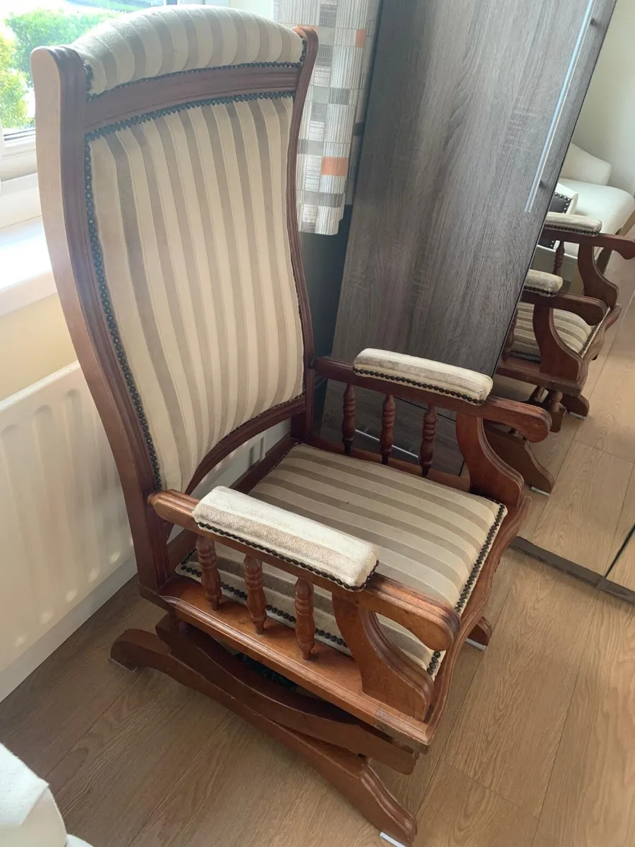 Solid wood rocking chair - Image 2