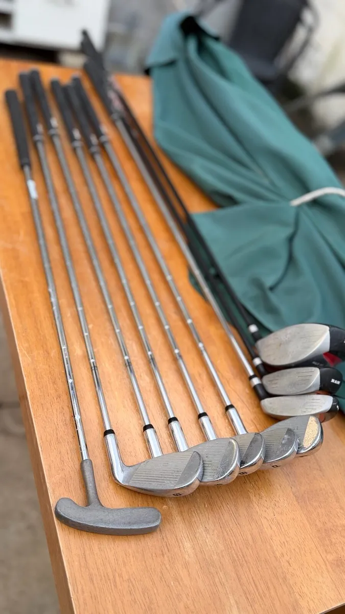 Left handed golf club set - Image 1
