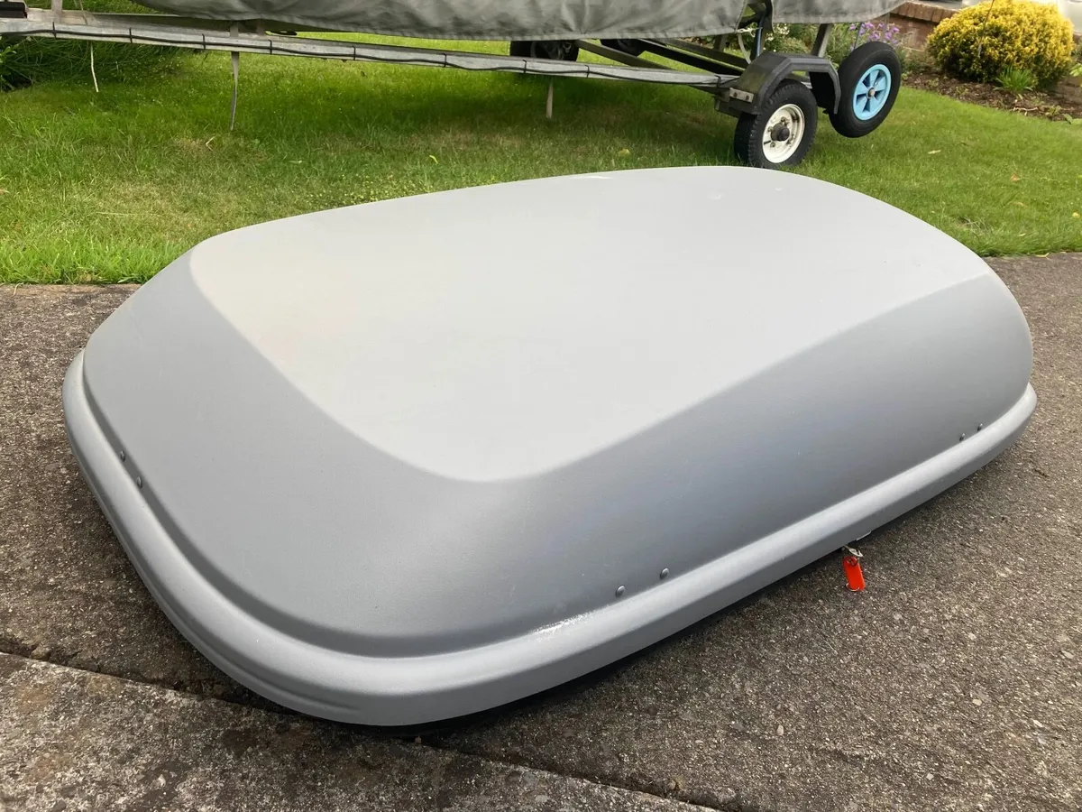 Roofbox 50Kg max load - need you own roofbars - Image 2
