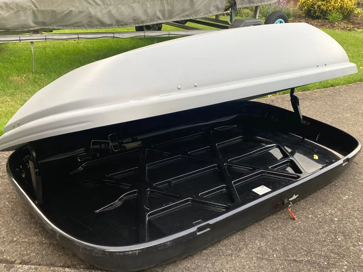 Roofbox 50Kg max load - need you own roofbars - Image 3