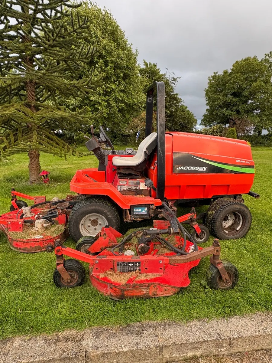 Jacobsen turf mower - Image 1