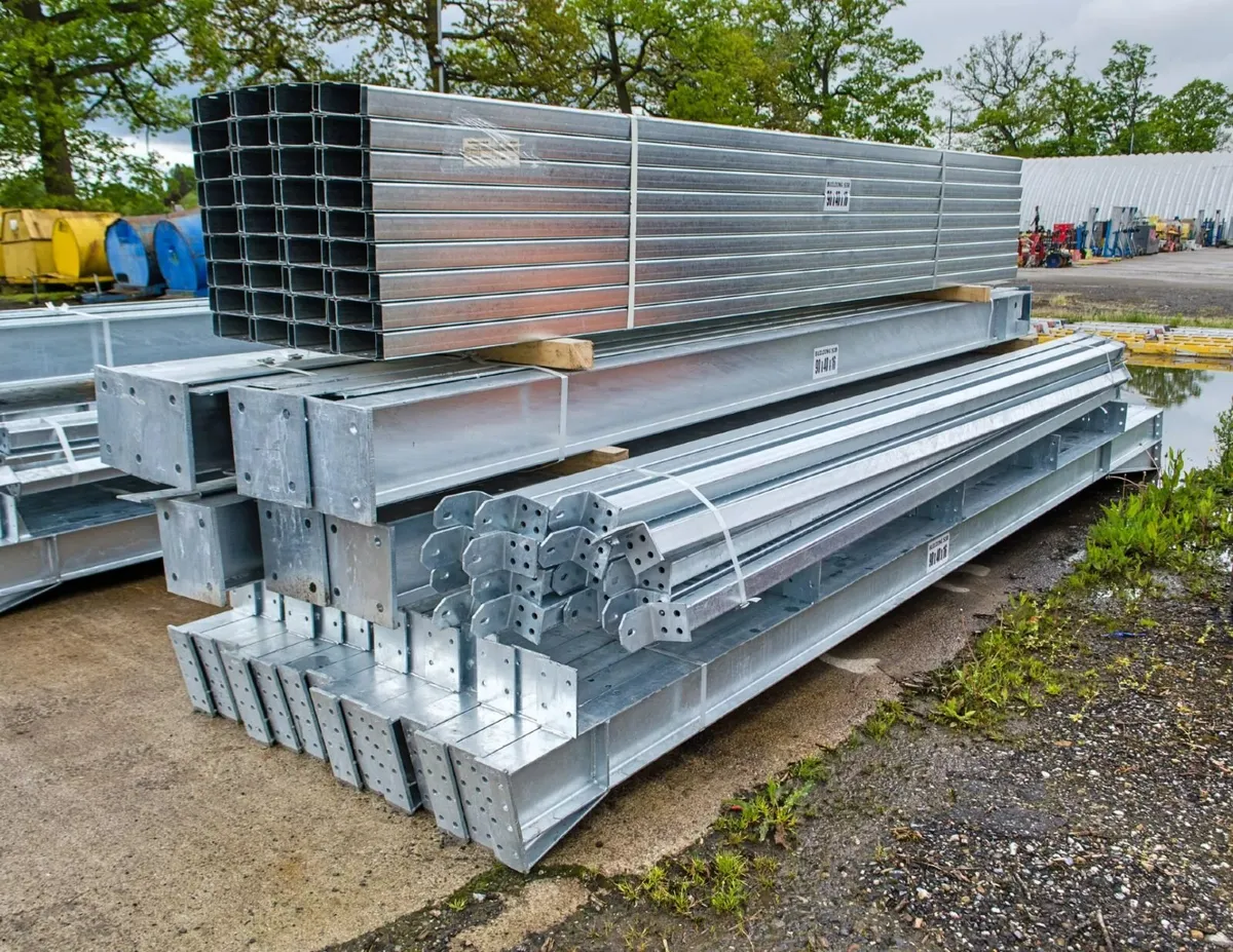 90ft x 40ft x 16ft  portal frame building - Image 1