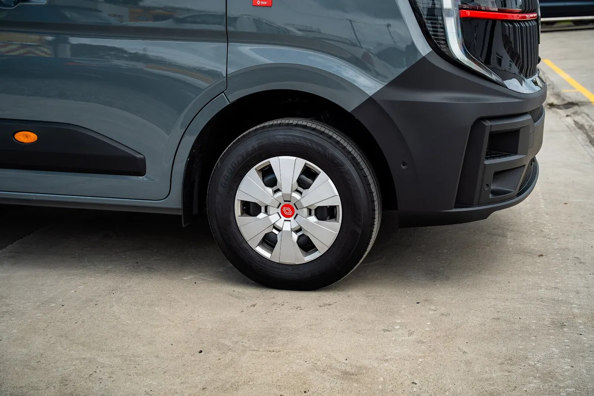 2026 Auto Renault Master #RedEdition 170HP - Image 4