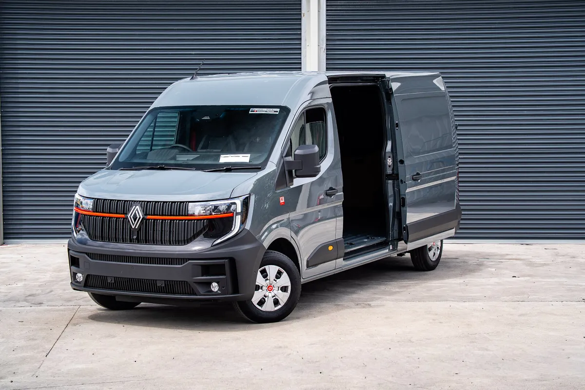 2026 Auto Renault Master #RedEdition 170HP - Image 2