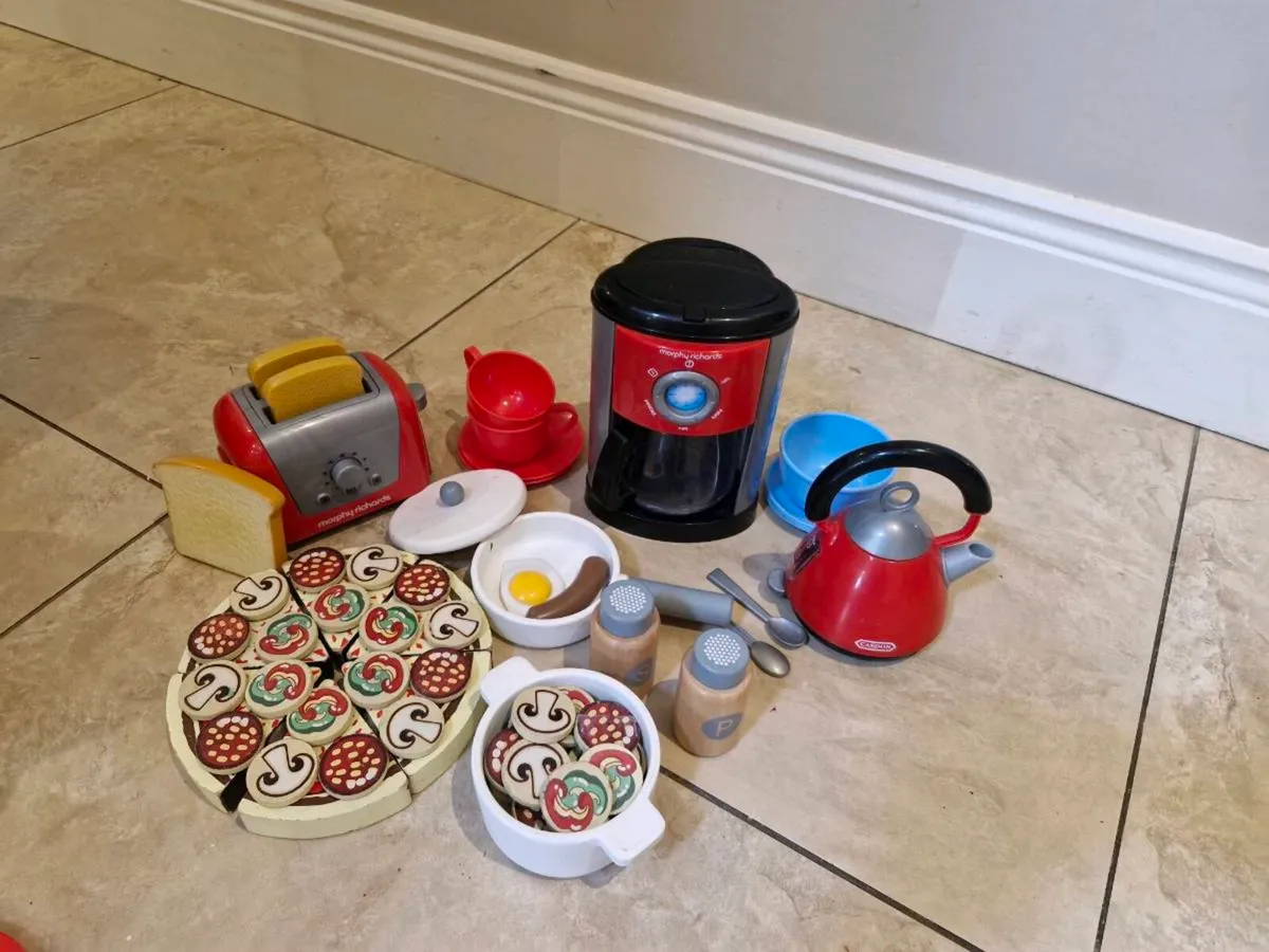 Wooden Kitchen - Image 2