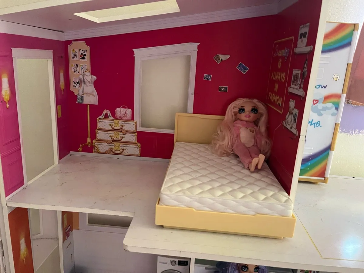 Rainbow high dollhouse - Image 2