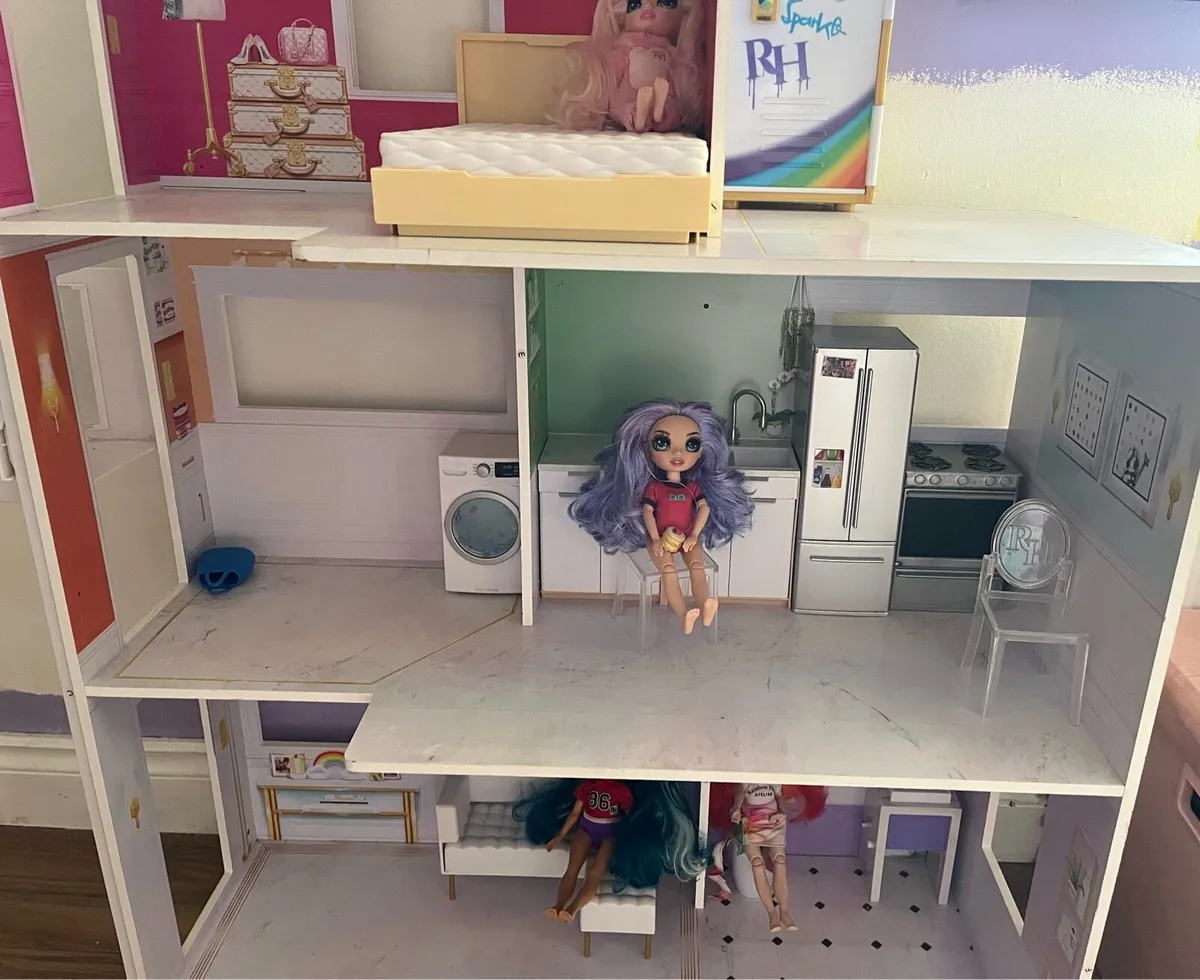 Rainbow high dollhouse - Image 3