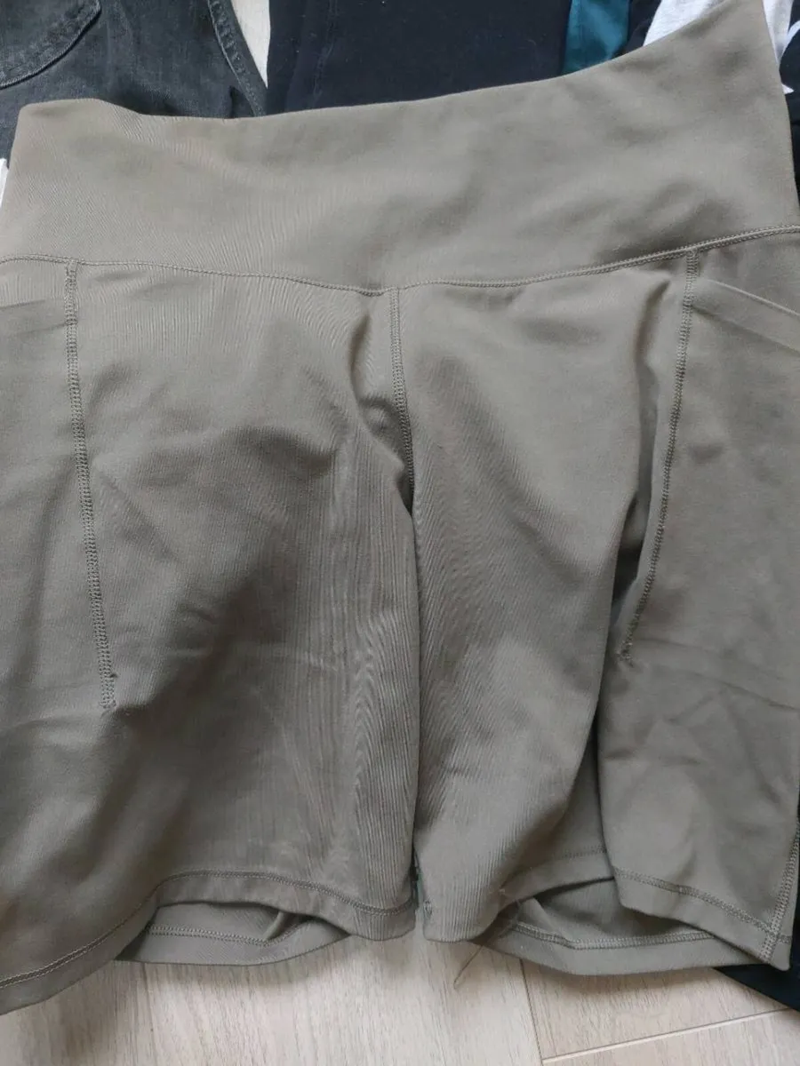 Girls 10-12 summer/winter cloths - Image 3
