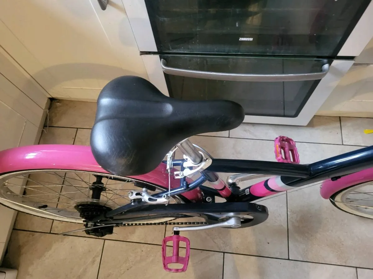 Girls bike 24" - Image 2