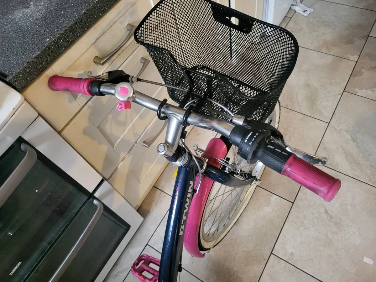 Girls bike 24" - Image 3