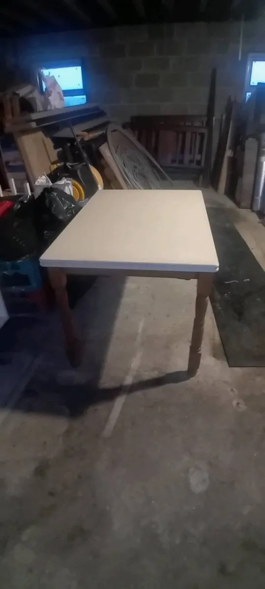 Kitchen Table and chairs - Image 2