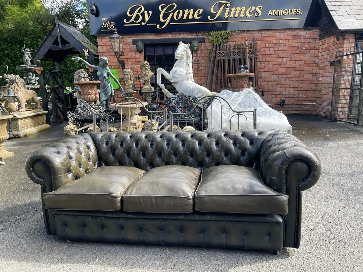 Original antique Chesterfield sofa - Image 2