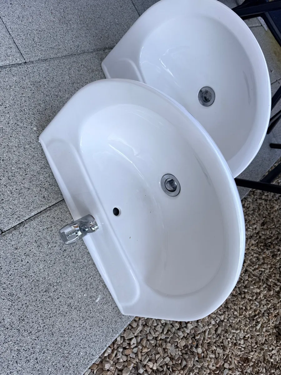 2 x Pedestal basin - Image 3