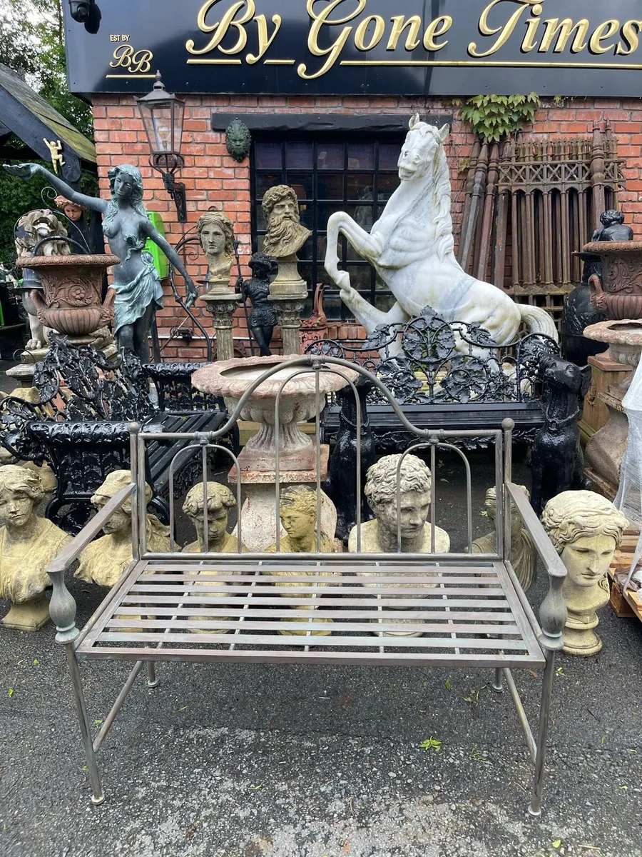 Metal garden bench - Image 1
