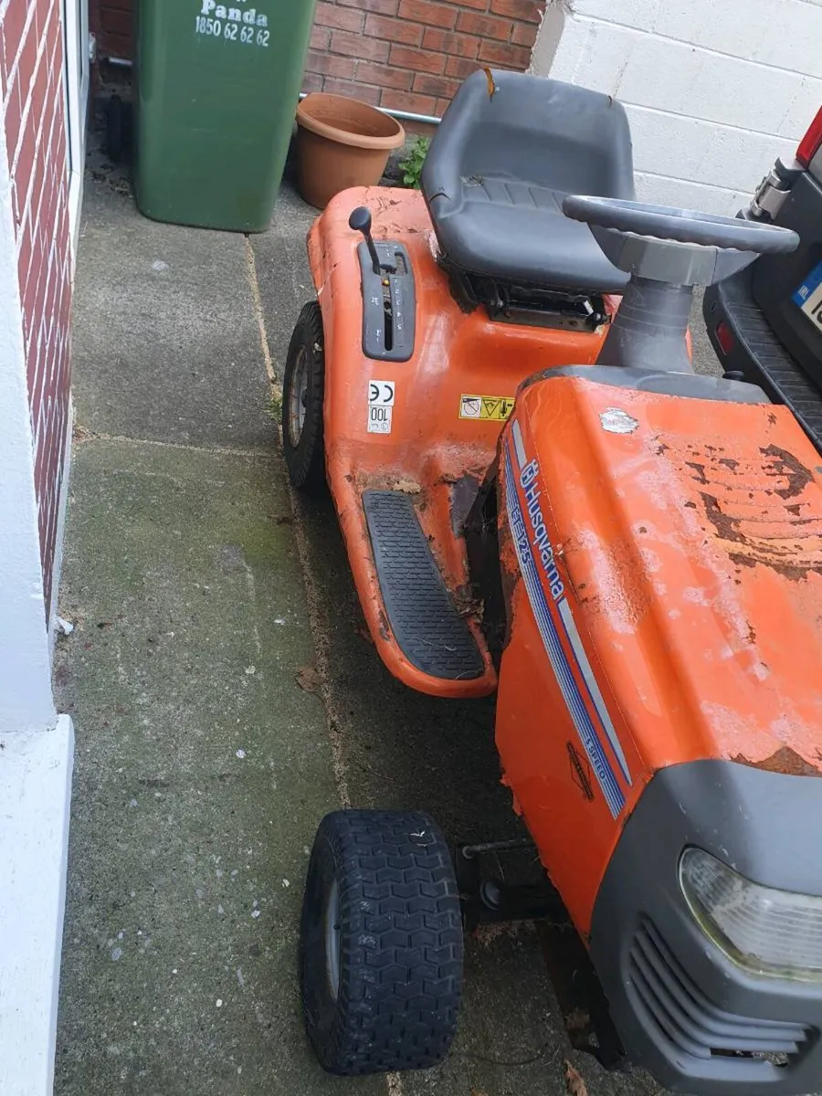 Ride on lawnmower - Image 2